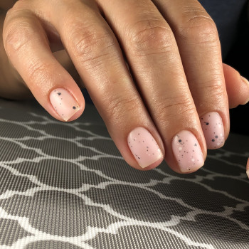 Покриття гель-лаком
                    Майстер манікюру Виктория Київ