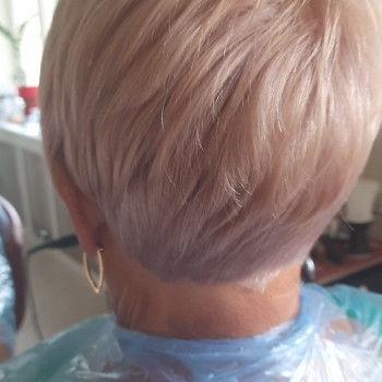 Фарбування волосся
                    Перукар Анна Хмельницький