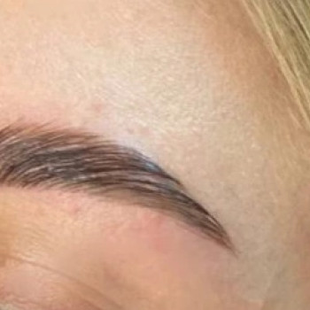 Ламінування брів, фарбування та корекція.