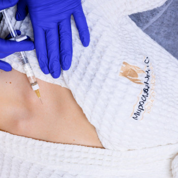 Бланшування зони декольте в Ужгороді