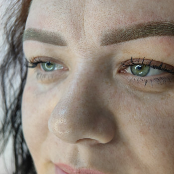 Перманентний макіяж брів
                    Мастер перманентного макияжа Діляра Киев