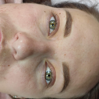 Перманентний макіяж брів
                    Мастер перманентного макияжа Діляра Киев