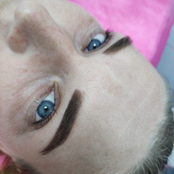 Перманентний макіяж брів
                    Мастер перманентного макияжа Діляра Киев