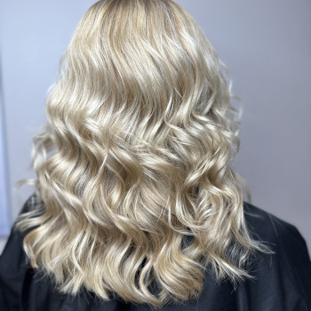 Фарбування волосся в один тон