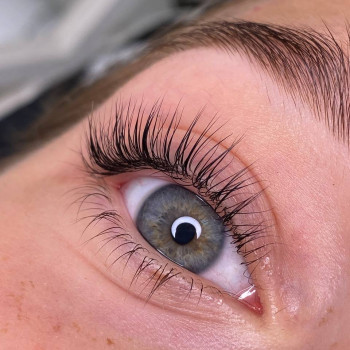 Ламінування вій