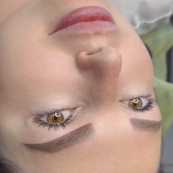 Пудрові брови
                    Мастер перманентного макияжа Лиана Бровары