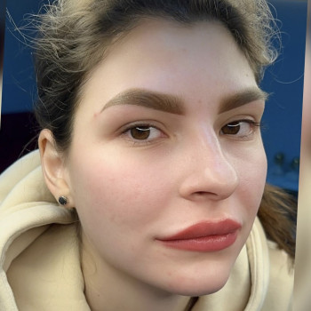 Пудрові брови
                    Мастер перманентного макияжа Лиана Бровары