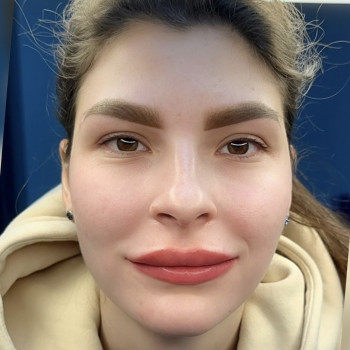 Пудрові брови
                    Мастер перманентного макияжа Лиана Бровары