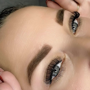 Пудрові брови
                    Мастер перманентного макияжа Лиана Бровары