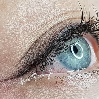 Стрілочка ( перманентний макіяж )
                    Майстер перманентного макіяжу Лиана Бровари