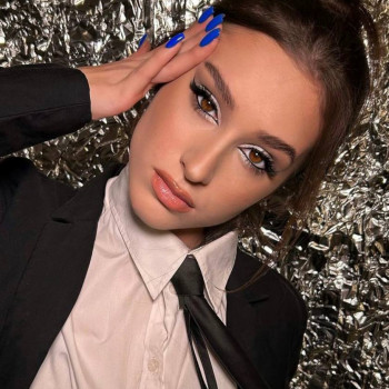 Повний образ (макіяж та зачіска)