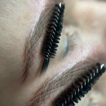 Волоски зблизька під час корекція, додаємо товщини що було максимальне загоєння