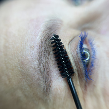 Волоскова техніка на віковій шкірі , під макро волоски тонші ніж свої