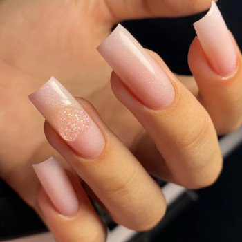 Розовый маникюр с сердечками 3d, фото - Салон красоты Beauty Estet studio