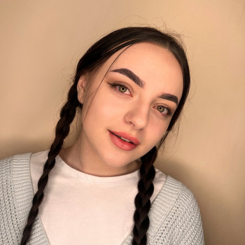 Корекція та фарбування брів