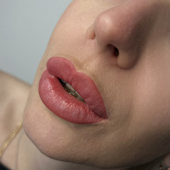 Перманентний макіяж губ
                    Майстер перманентного макіяжу Екатерина Київ