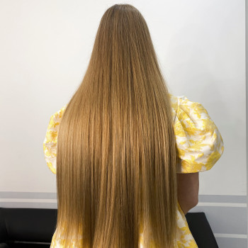 Нарощення волосся
                    Майстер з нарощування волосся Виктория Київ