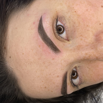 Перманентний макіяж брів