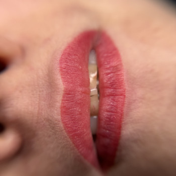 Перманентний макіяж губ
                    Майстер перманентного макіяжу Елена Київ