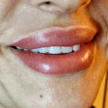 Перманентний макіяж губ