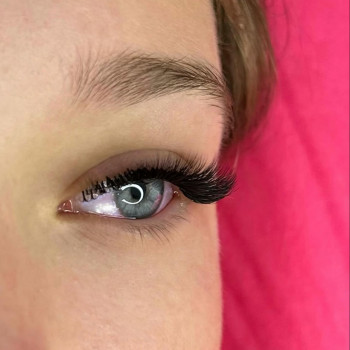 Наращивание ресниц. Занятость 1:10