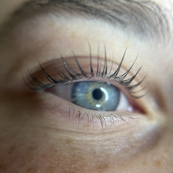 Ламинирование ресниц
                    Мастер перманентного макияжа Світлана Николаев