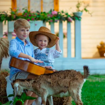 Дитяча та Сімейна Фотосесія: Щирі Миті Щастя
                    Фотограф Виталий Запоріжжя