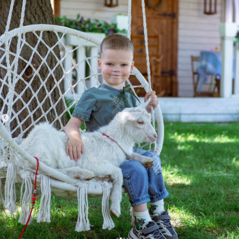 Дитяча та Сімейна Фотосесія: Щирі Миті Щастя
                    Фотограф Виталий Запоріжжя