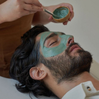 Комбінована чистка обличчя
                    Косметолог-ін'єкціоніст Марьяна Фастів