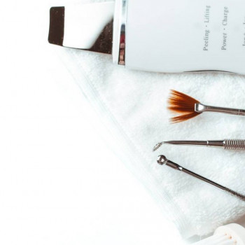 Комбінована чистка обличчя
                    Косметолог-ін'єкціоніст Марьяна Фастів