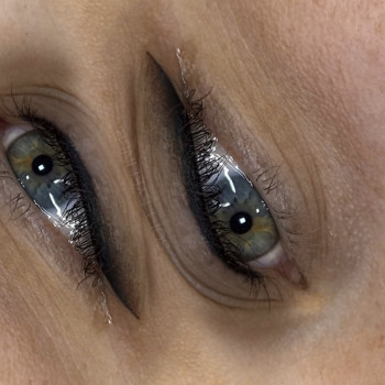 Перманентний макіяж стрілок, стрілка з розтушовкою
                    Майстер перманентного макіяжу Наталия Ивановна Київ