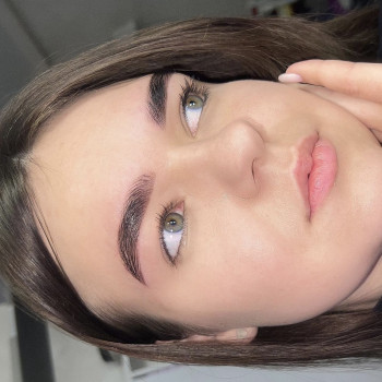 Моделювання та фарбування брів