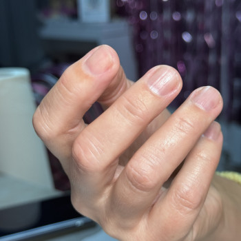 Манікюр гігієничний для жінок та чоловіків
                    Нігтьова студія Mano Київ