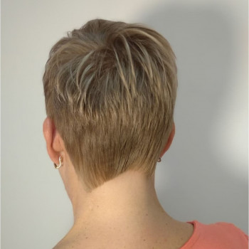 Жіночі стрижки
                    Перукар-колорист Ольга Дніпро