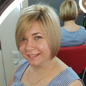 Жіночі стрижки
                    Перукар-колорист Ольга Дніпро