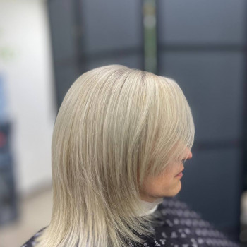 Стрижка та складне фарбування