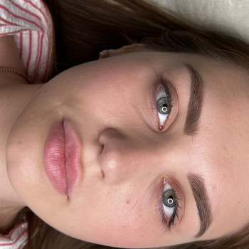 Пудровые брови
                    Косметолог Анна Вінниця