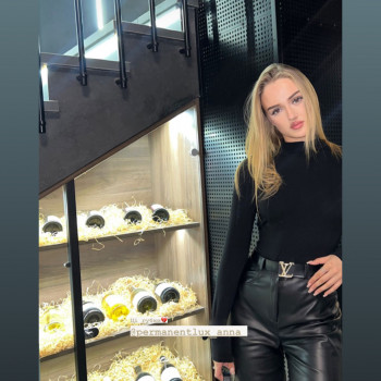 Збільшення губ
                    Косметолог Анна Вінниця