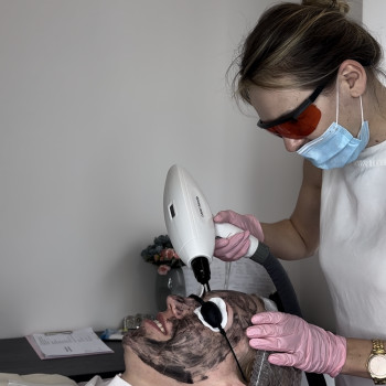   пілінг
Омолодження, звуження порів.