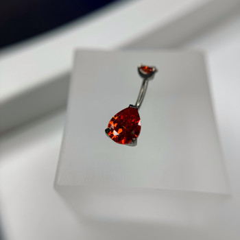 Титанова прикраса у пупок