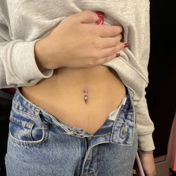 Пірсинг пупка
                    Майстер з пірсингу Аеліта Кременчук