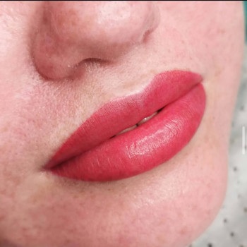 Перманентный макияж губ
                    Студія татуажу Viva Forever Кривий Ріг