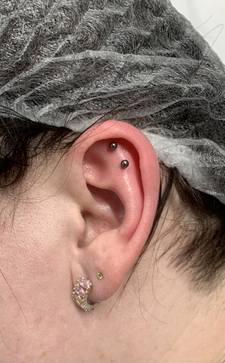 Пірсинг хряща «Флет», фото - Майстер з пірсингу Тетяна Ананьєва