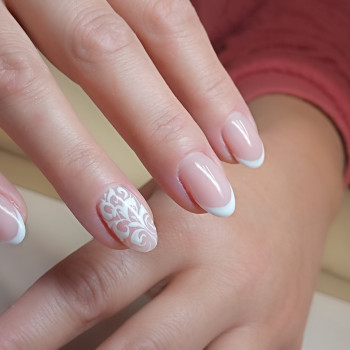 Дизайн
                    Майстер манікюру Наталя Київ