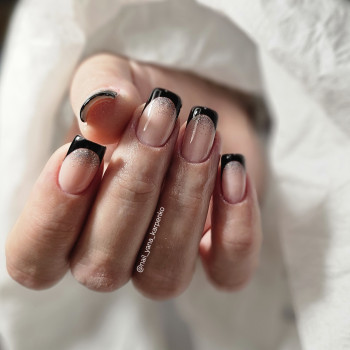 Наращивание ногтей
                    Майстер манікюру Яна Харків