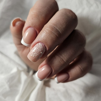 Наращивание ногтей
                    Майстер манікюру Яна Харків