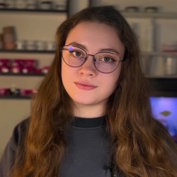 Марія (досвід 3 роки) майстер манікюру