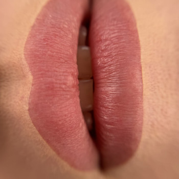 Перманент губ
                    Мастер перманентного макияжа Карина Ивано-Франковск