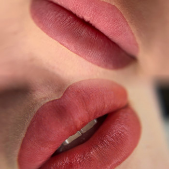 Перманент губ
                    Мастер перманентного макияжа Карина Ивано-Франковск