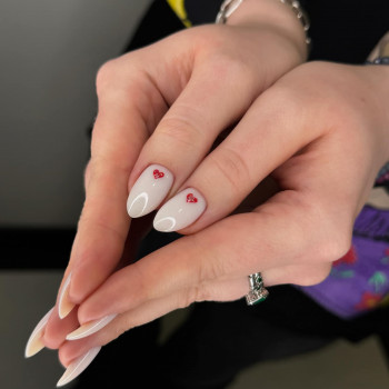 Манікюр зі зняттям та покриттям
                    Салон красоты Fargo Киев